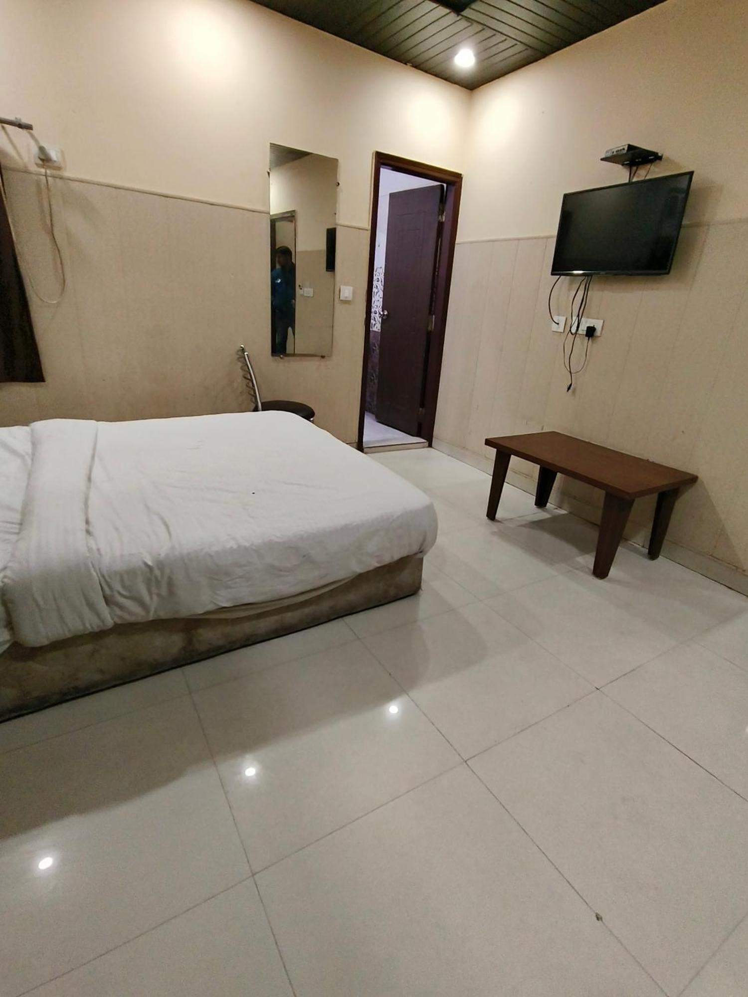 S R Plaza At Delhi Airport Hotel New Delhi Luaran gambar